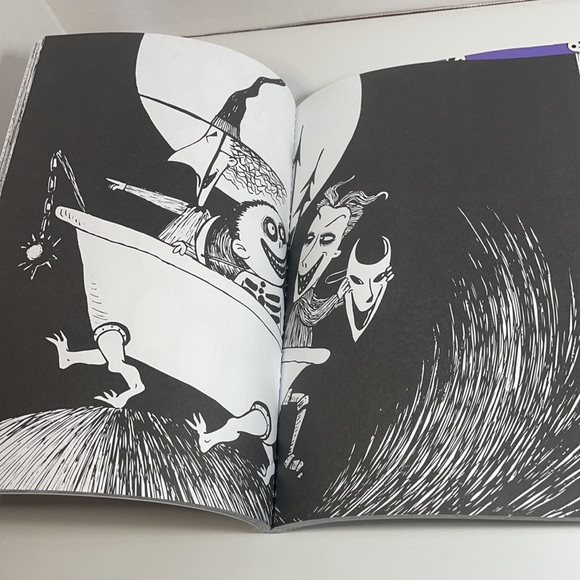 1 Art Of Coloring: Tim Burton's The Nightmare Before Christmas: 100 Images Book - Picture 16 of 16